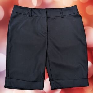 RW&CO Tailored Black Shorts – Size 8